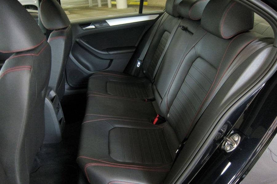  Volkswagen Jetta GLI 2012 года  (фото 10 из 49)